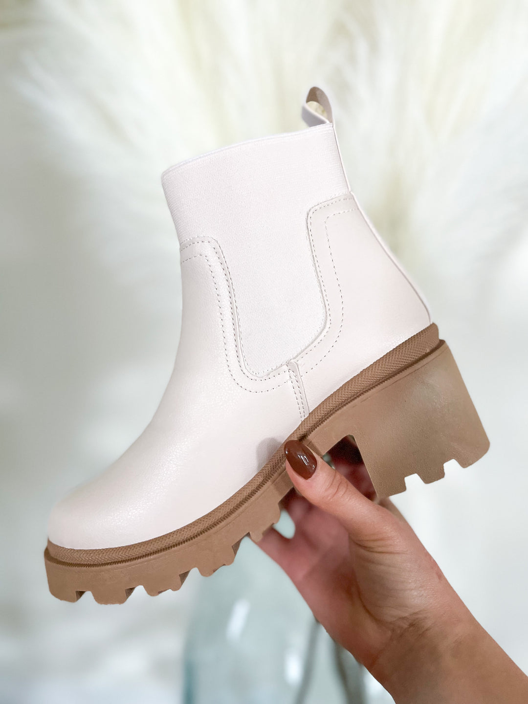 Avellino Beige Ankle Boot